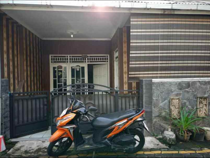 dijual rumah banyumanik