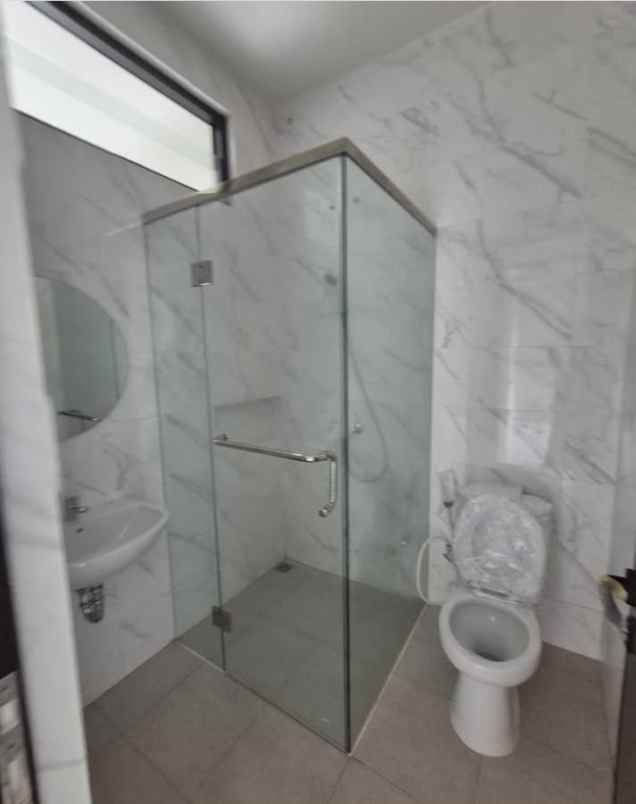 dijual rumah baru di kutisari indah surabaya selatan