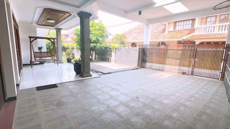 dijual rumah batu indah
