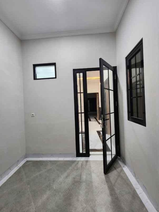 dijual rumah beji