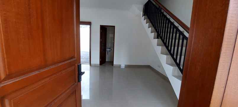 dijual rumah benoa