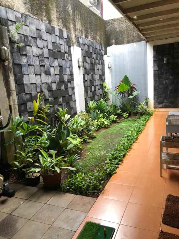 dijual rumah bintaro sektor 9