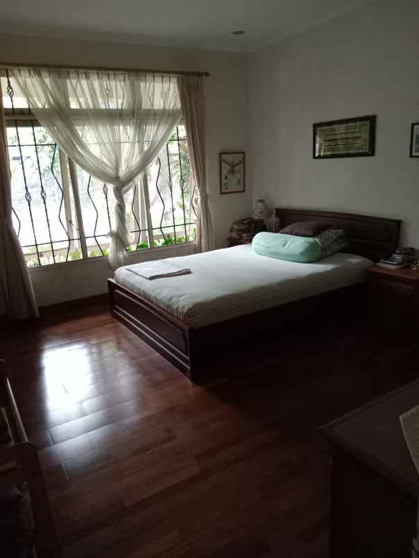 dijual rumah bintaro sektor 9