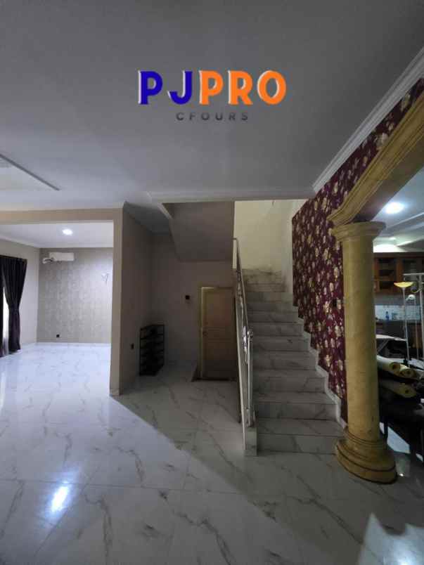 dijual rumah boulevard hijau