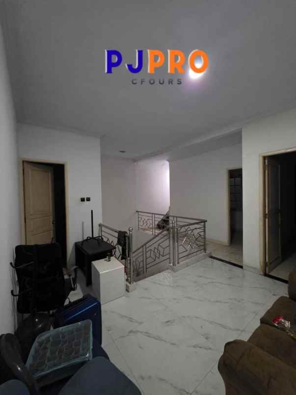 dijual rumah boulevard hijau
