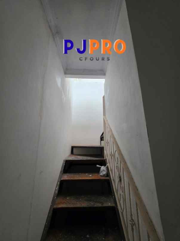 dijual rumah boulevard hijau