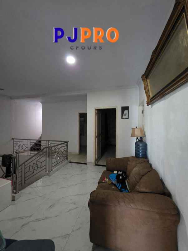 dijual rumah boulevard hijau