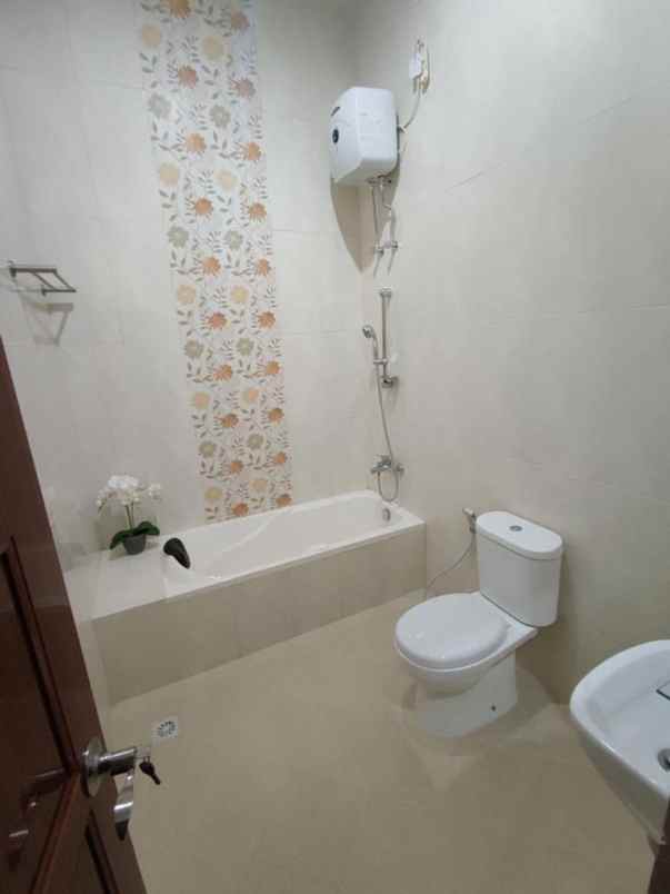 dijual rumah bukit pratama residence