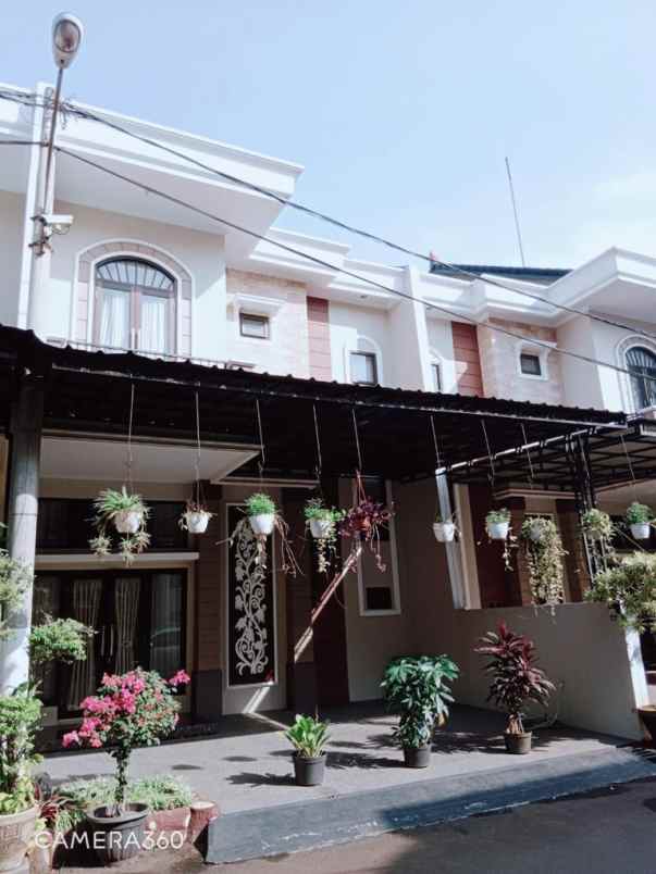 dijual rumah bukit pratama residence