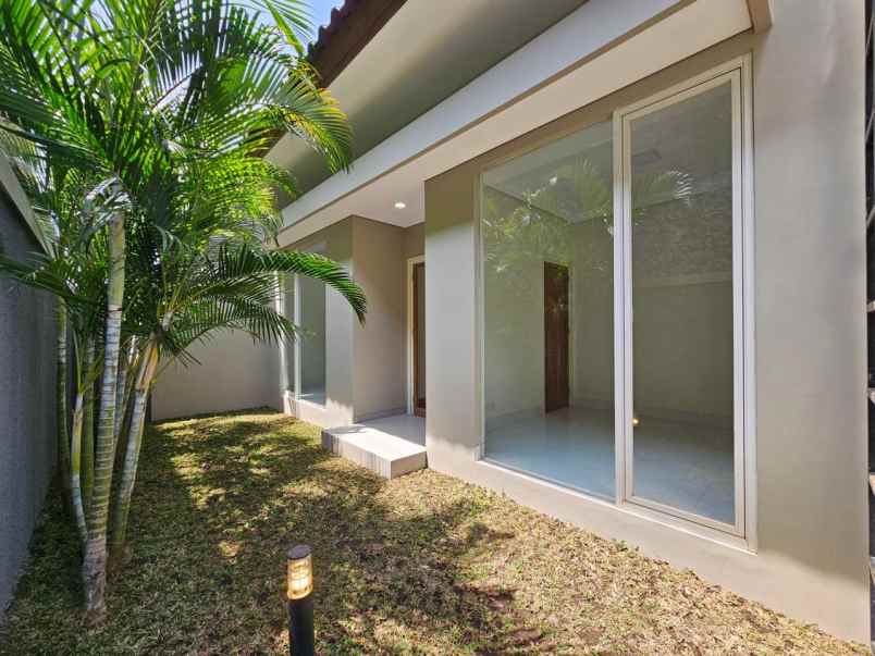 dijual rumah candi golf