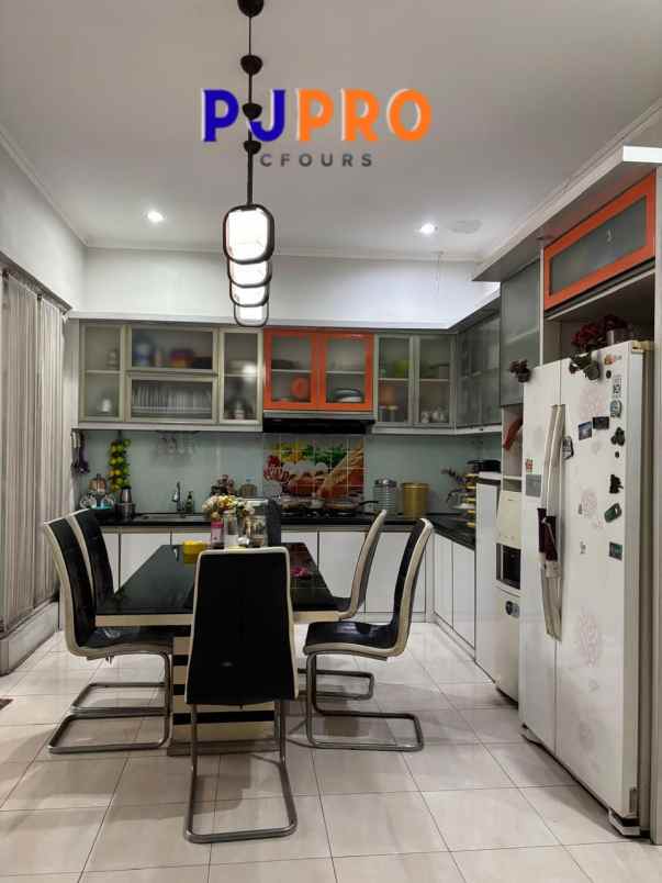 dijual rumah cantik di harapan indah 2 cluster ifolia