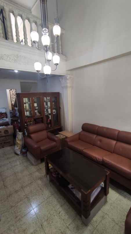 dijual rumah cempaka putih indah