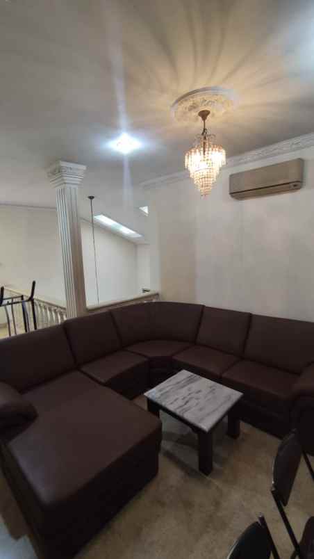 dijual rumah cempaka putih indah