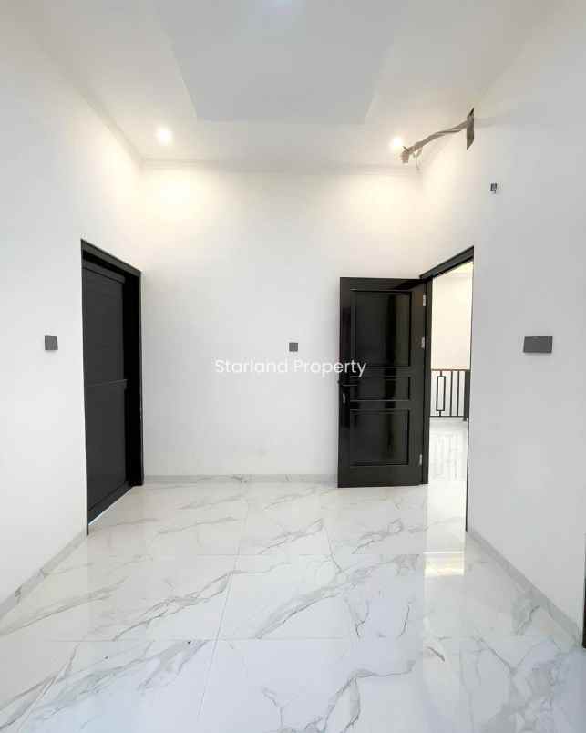 dijual rumah cendrawasih v sawah lama