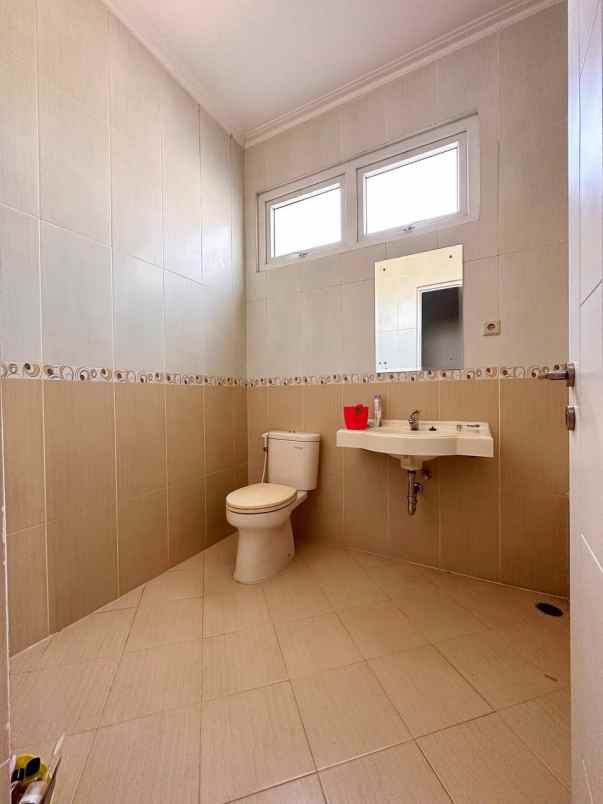 dijual rumah ciangsana