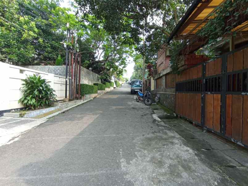 dijual rumah cigadung bandung komplek