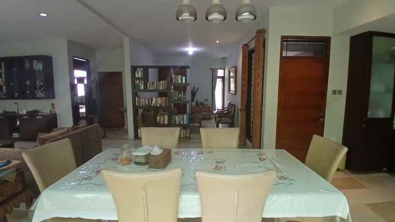 dijual rumah cigadung bandung komplek