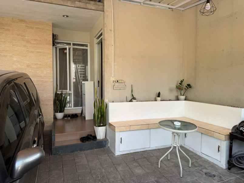 dijual rumah cigadung raya sayap