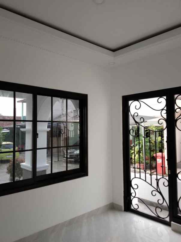 dijual rumah ciganjur