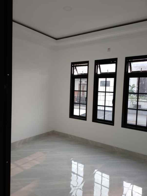 dijual rumah ciganjur