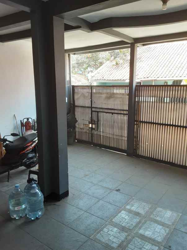 dijual rumah cihanjuang bawah