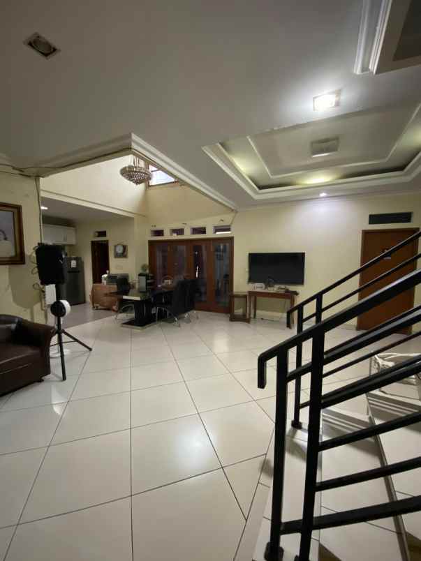 dijual rumah cilandak barat