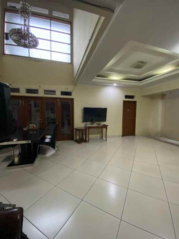 dijual rumah cilandak barat