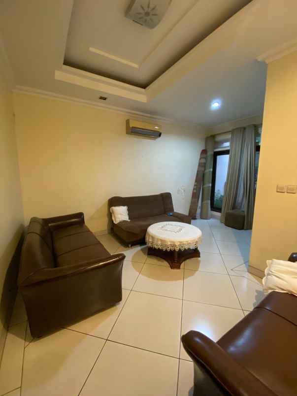 dijual rumah cilandak barat