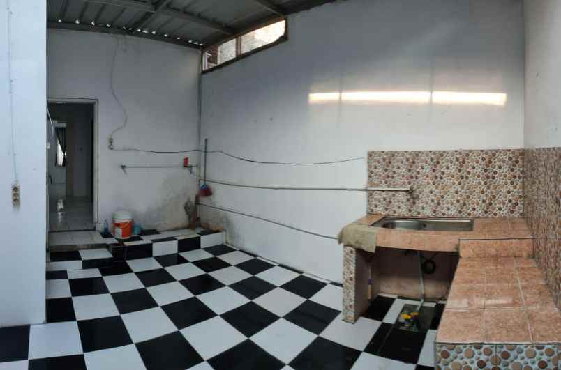 dijual rumah cipageran