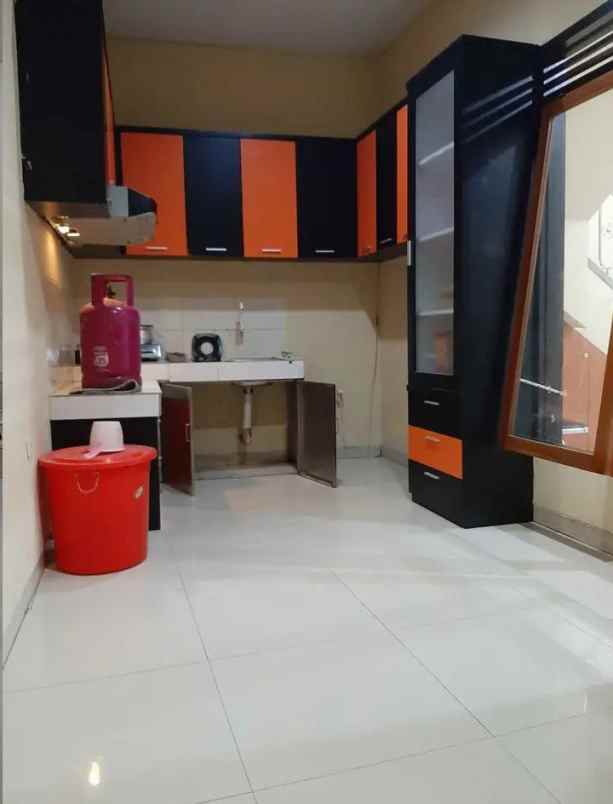 dijual rumah cipamokolan