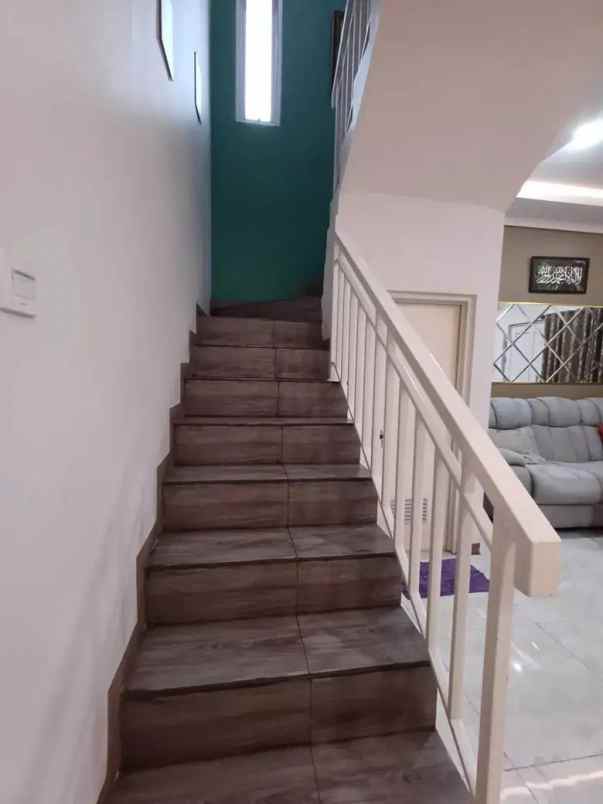 dijual rumah ciputat cipayung