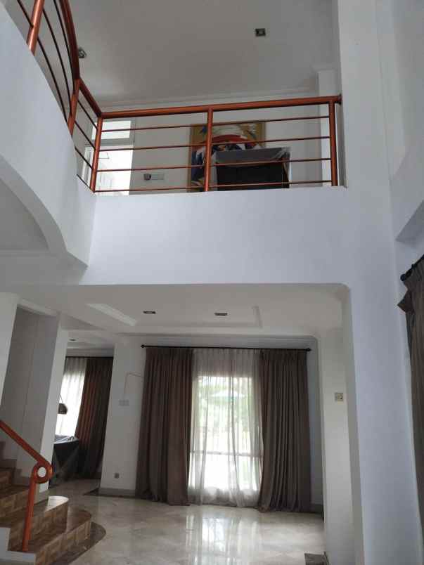 dijual rumah cireundeu