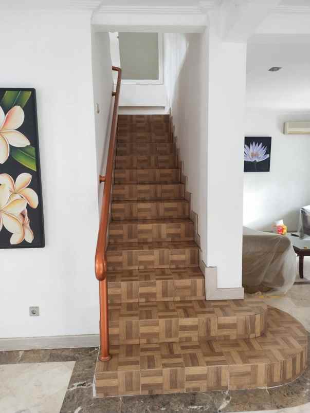 dijual rumah cireundeu