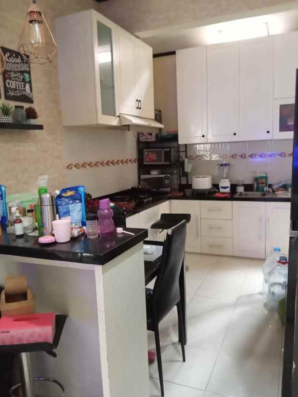 dijual rumah ciwaruga