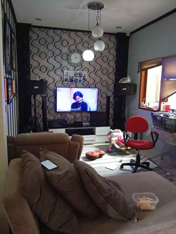 dijual rumah ciwaruga