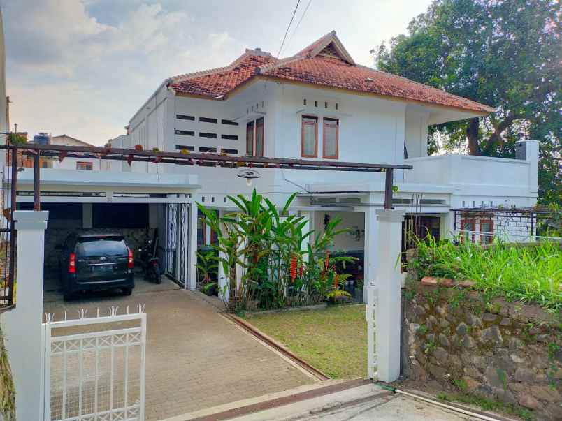 dijual rumah ciwaruga
