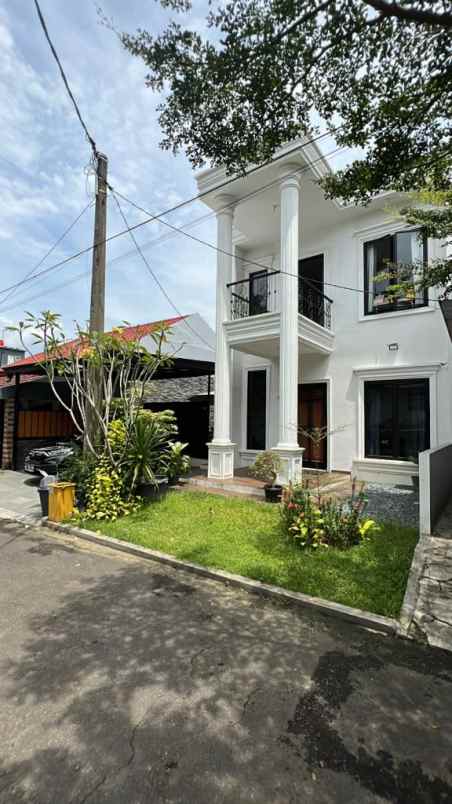 dijual rumah clasic minimalis rmh pilar
