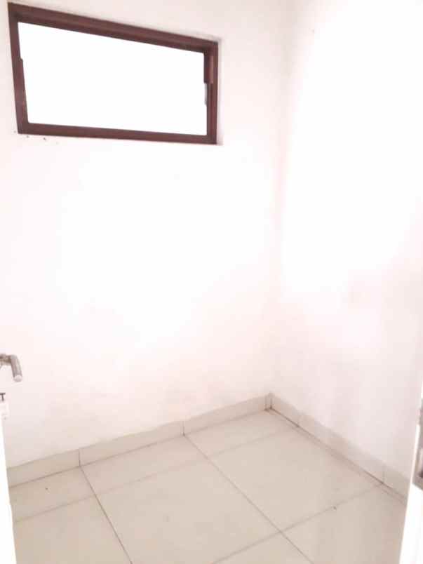 dijual rumah cluster cassia jgc jakarta