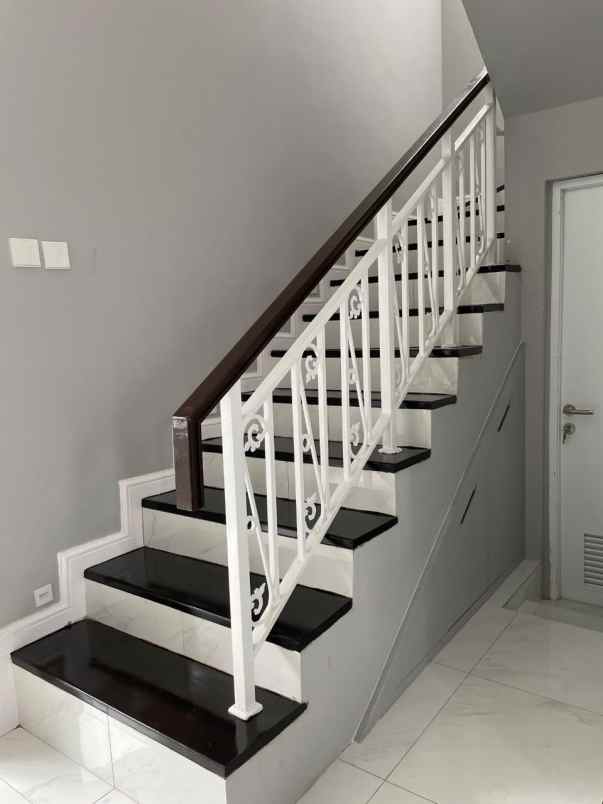 dijual rumah cluster la seine jgc