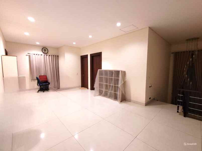 dijual rumah cluster lantana jgc