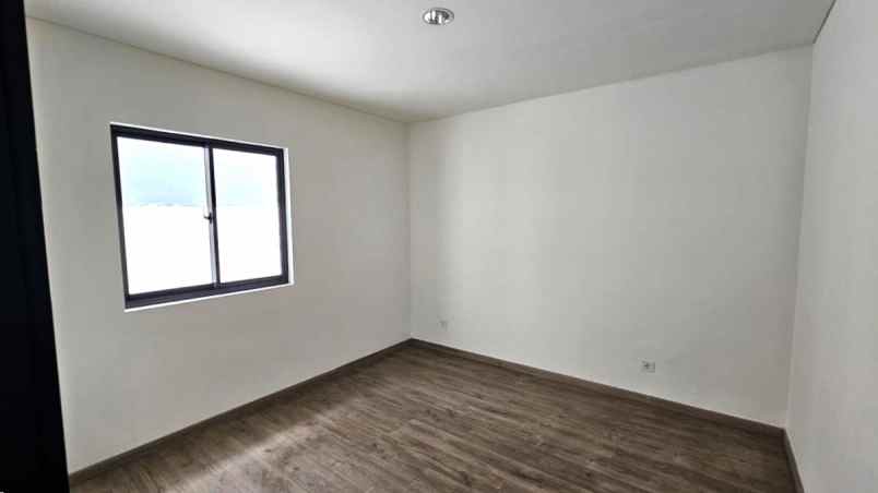 dijual rumah cluster maison de wisteria