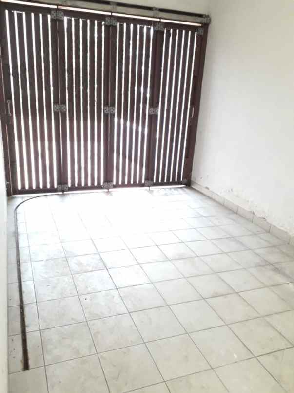dijual rumah cluster zebrina jgc
