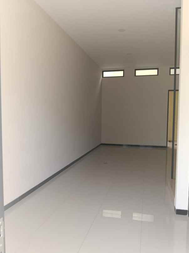 dijual rumah darmo harapan indah