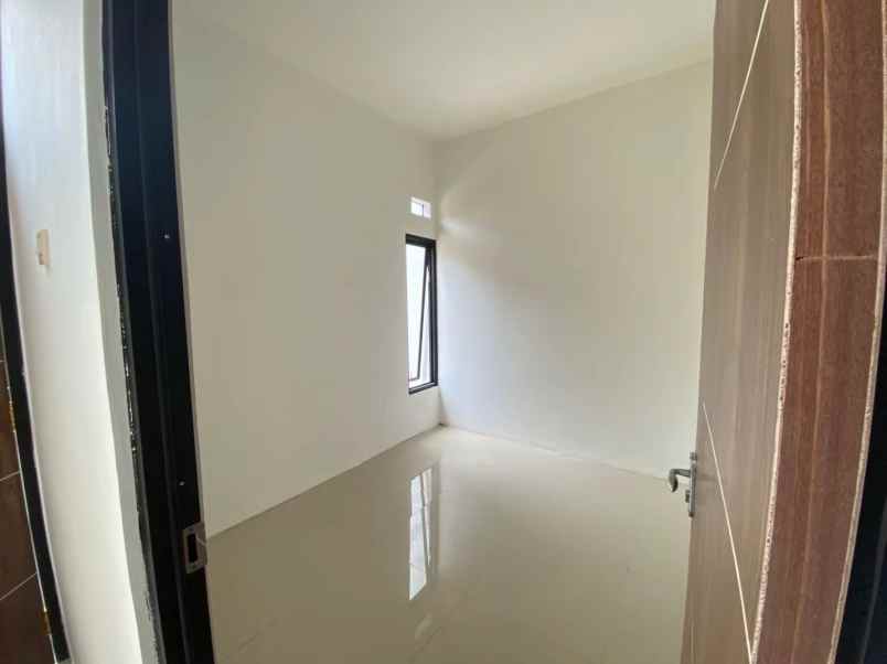 dijual rumah desa gereba dekat taman