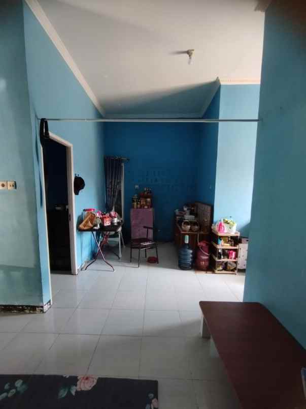 dijual rumah di jl karet komp queen dan residence