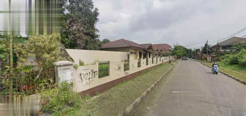 dijual rumah di komplek mewah di cinere depok