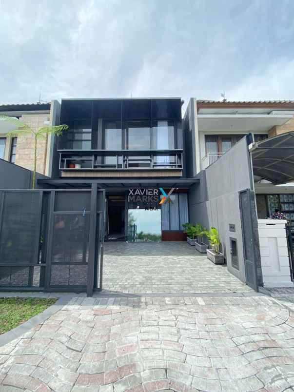 dijual rumah di pakuwon city bebas banjir cluster aman