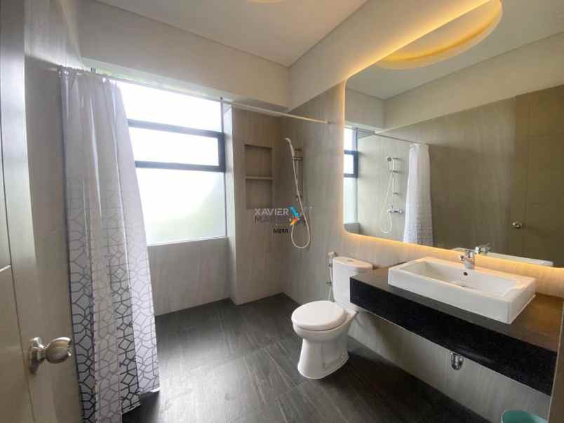 dijual rumah di pakuwon city bebas banjir cluster aman