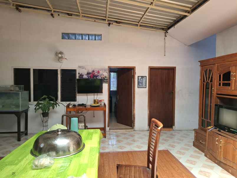 dijual rumah di slawu jember jl cendrawasih