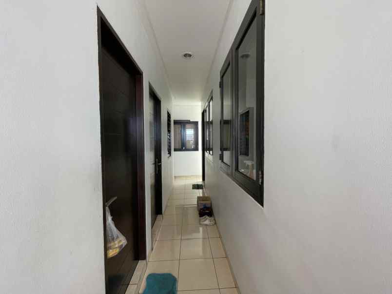 dijual rumah di taman ratu